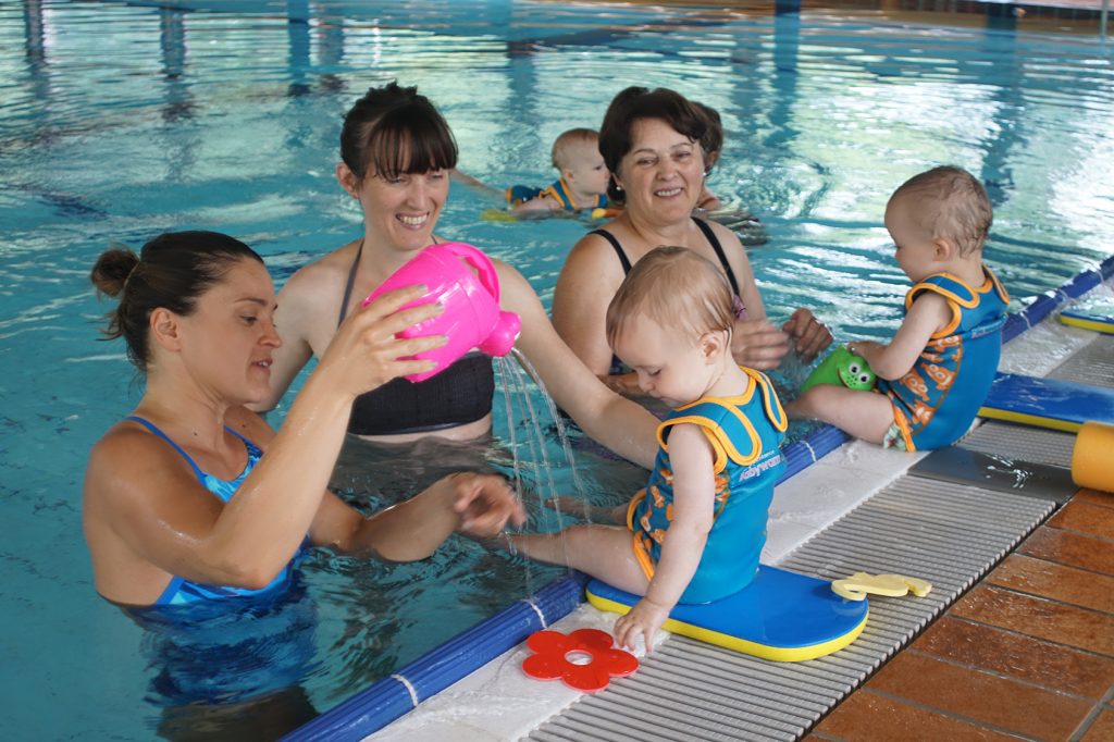 Erwachsenen-Kind Schwimm Kurse buchen